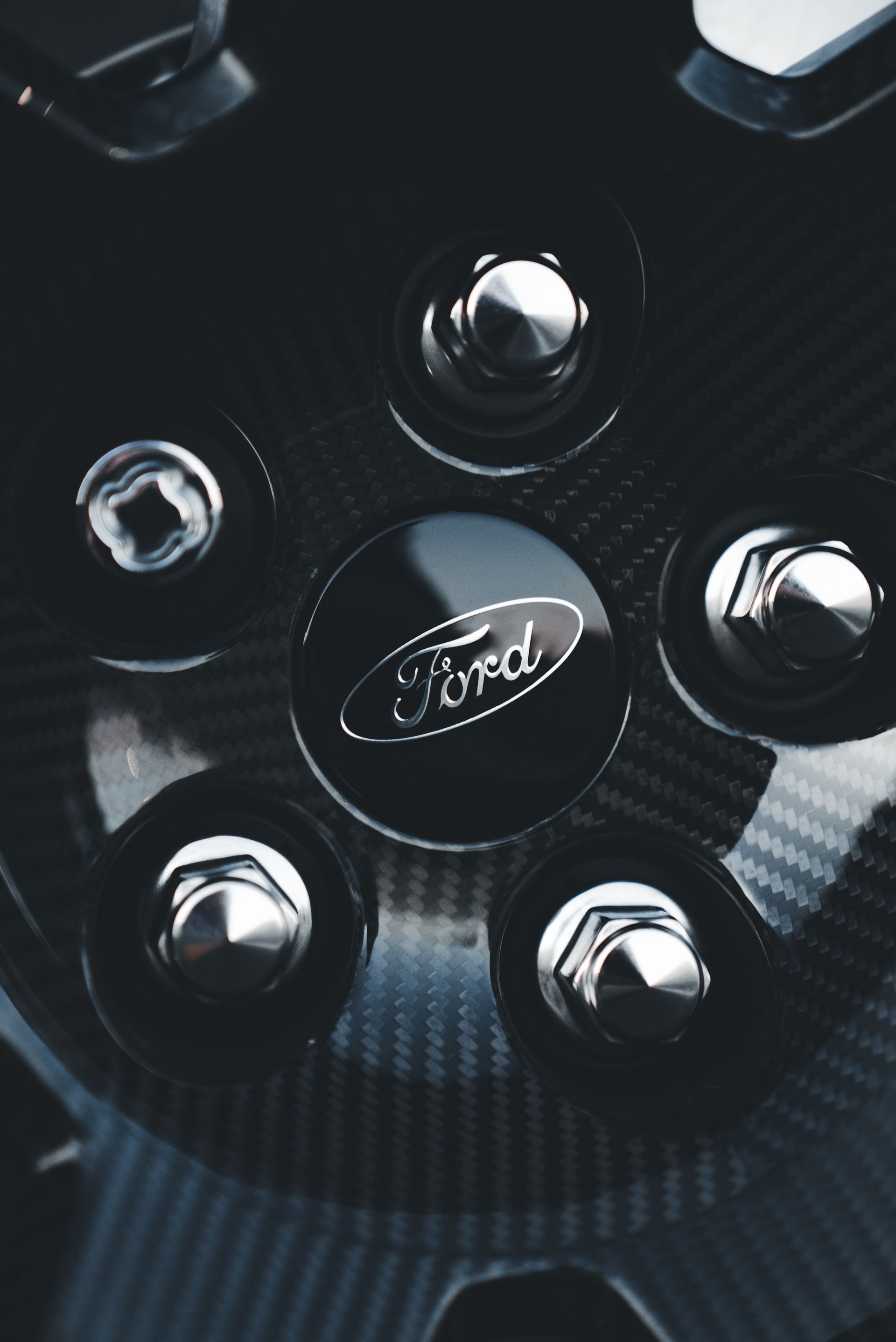 High-Gloss Chrome Finish